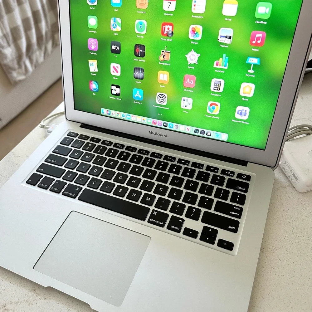 Apple MacBook Air in Silver 256GB